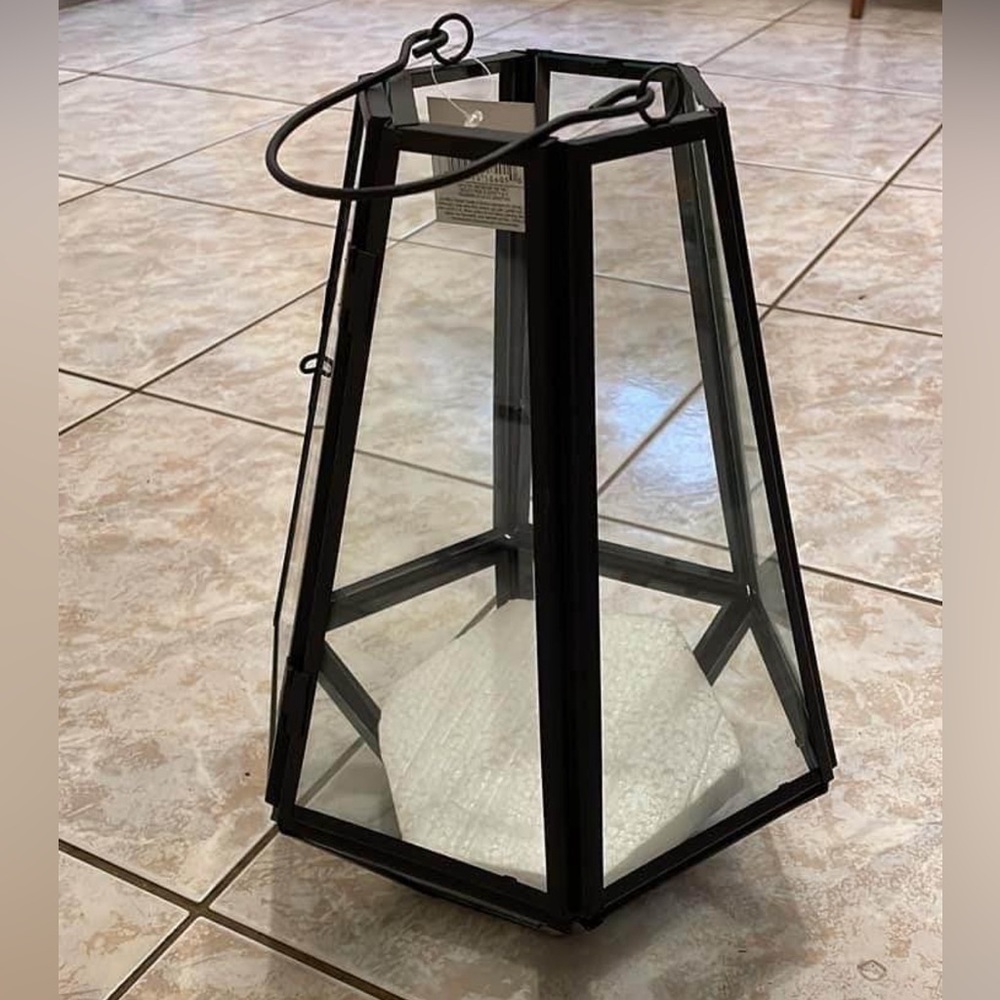 Candle lanterns- centerpieces